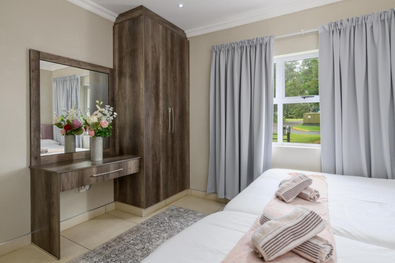 Villa Caylee Caribbean Estates - Ultra-Luxurious - Rimas Interiors Designs - Private Beachfront Escape - Premium Serviced For 8 Guests Порт-Эдвард Экстерьер фото